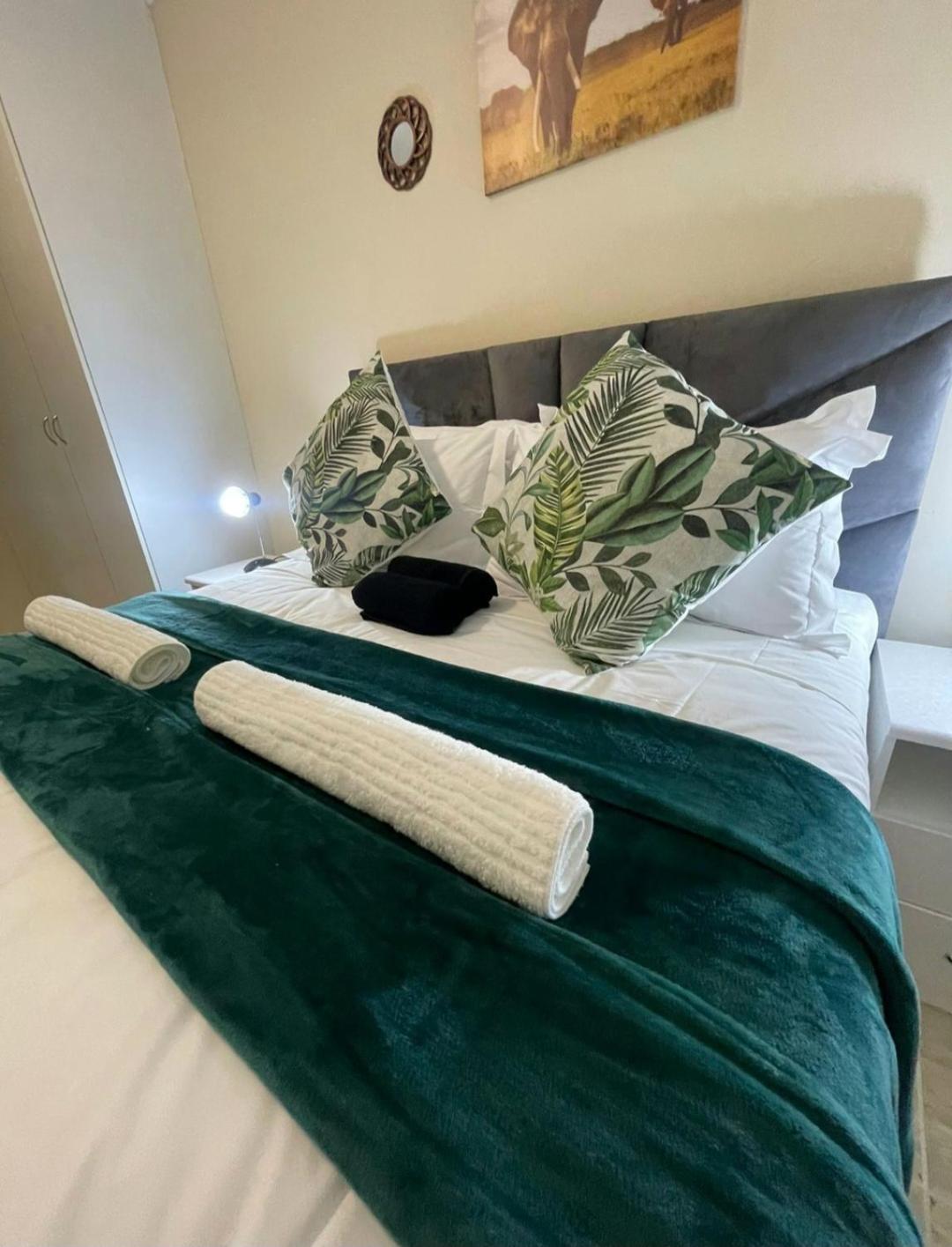 Cleo's Corner Apartment